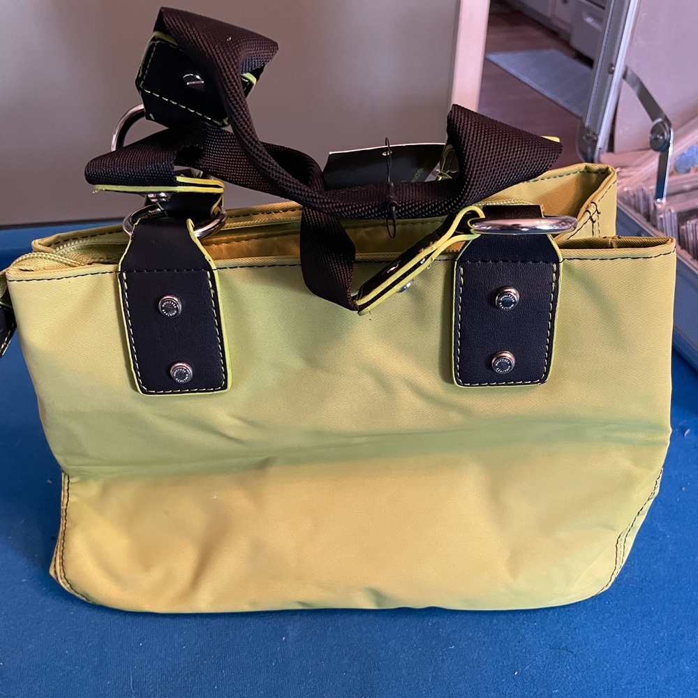 Kenneth Cole Reaction Lime Green Purse Brand New with Tags - Picture 2 of 4